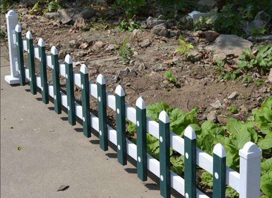 PVC草坪護(hù)欄 PVC草坪護(hù)欄